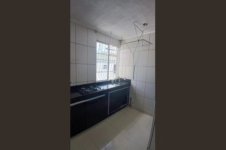 Cozinha de apartamento para alugar com 2 quartos, 47m² em Arvoredo II, Contagem