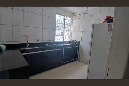 Cozinha de apartamento para alugar com 2 quartos, 47m² em Arvoredo II, Contagem