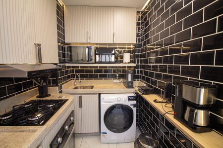 Apartamento à venda com 34m², 2 quartos e sem vaga Apartamento à venda com 34m², 2 quartos e sem vagaCozinha e Área de Serviço
