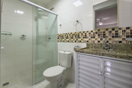 Apartamento para alugar com 88m², 2 quartos e 1 vaga Apartamento para alugar com 88m², 2 quartos e 1 vagaBanheiro da Suíte