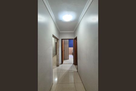 Casa para alugar com 400m², 4 quartos e 8 vagas Casa para alugar com 400m², 4 quartos e 8 vagasCorredor