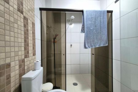 Casa para alugar com 400m², 4 quartos e 8 vagas Casa para alugar com 400m², 4 quartos e 8 vagasBanheiro da Suíte 2