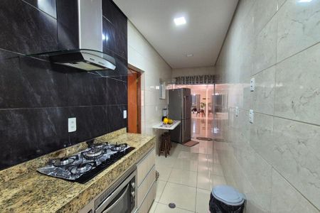 Casa para alugar com 400m², 4 quartos e 8 vagas Casa para alugar com 400m², 4 quartos e 8 vagasCozinha
