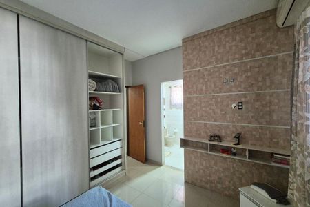 Casa para alugar com 400m², 4 quartos e 8 vagas Casa para alugar com 400m², 4 quartos e 8 vagasSuíte