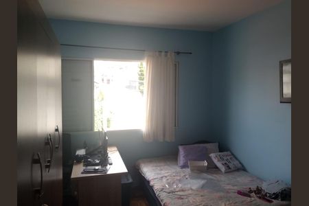 DORMITÓRIO de casa à venda com 4 quartos, 273m² em Umuarama, Osasco