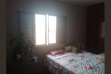 DORMITÓRIO de casa à venda com 4 quartos, 273m² em Umuarama, Osasco
