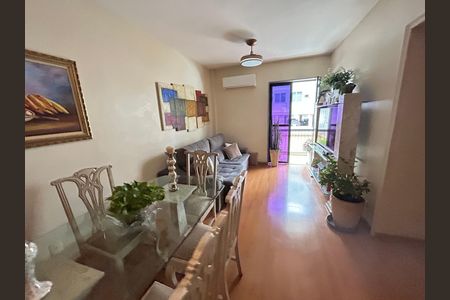 Apartamento à venda com 75m², 2 quartos e 1 vagaSala