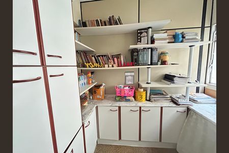 Apartamento à venda com 75m², 2 quartos e 1 vagaEscritório