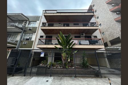 Apartamento à venda com 75m², 2 quartos e 1 vagaFachada + placa