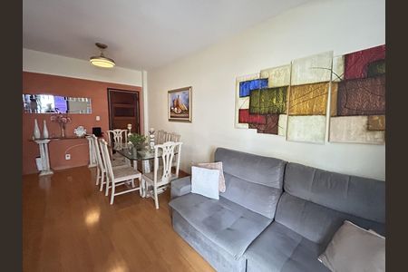 Apartamento à venda com 75m², 2 quartos e 1 vagaSala