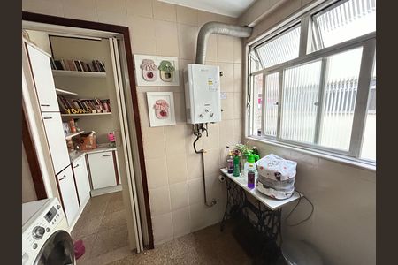 Apartamento à venda com 75m², 2 quartos e 1 vagaÁrea de Serviço