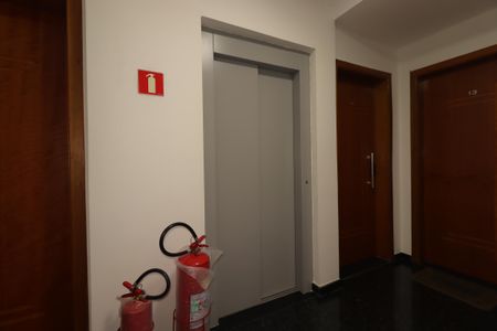 Apartamento à venda com 90m², 2 quartos e 1 vagaElevador