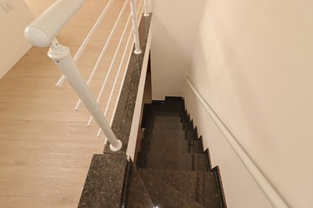 Apartamento à venda com 90m², 2 quartos e 1 vagaEscada