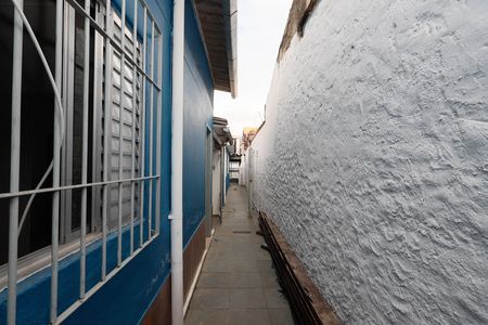 Casa à venda com 50m², 2 quartos e 1 vaga Casa à venda com 50m², 2 quartos e 1 vagaCorredor