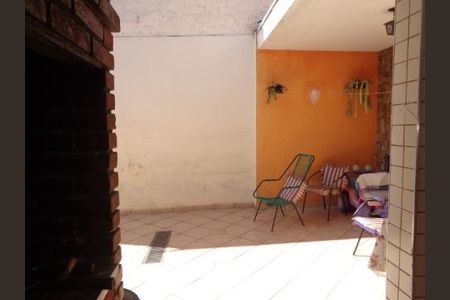Casa à venda com 138m², 4 quartos e 4 vagas Casa à venda com 138m², 4 quartos e 4 vagasQUINTAL