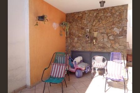 Casa à venda com 138m², 4 quartos e 4 vagas Casa à venda com 138m², 4 quartos e 4 vagasQUINTAL
