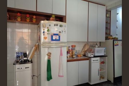 Casa à venda com 138m², 4 quartos e 4 vagas Casa à venda com 138m², 4 quartos e 4 vagasCOZINHA