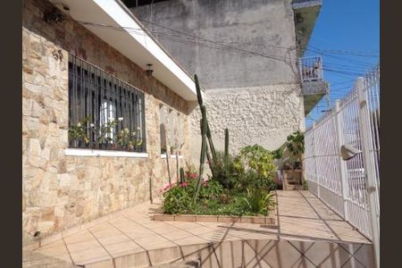 Casa à venda com 138m², 4 quartos e 4 vagas Casa à venda com 138m², 4 quartos e 4 vagasAREA EXTERNA