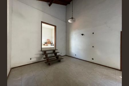 Casa para alugar com 301m², 3 quartos e 5 vagas