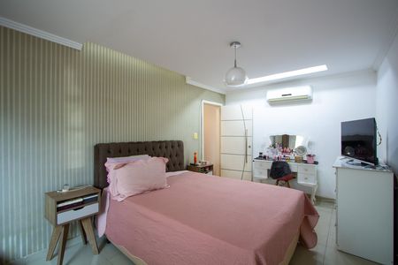 Casa para alugar com 300m², 3 quartos e 4 vagasSuíte