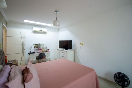 Casa para alugar com 300m², 3 quartos e 4 vagasSuíte