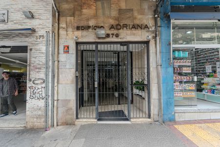 Apartamento à venda com 37m², 1 quarto e 1 vaga Apartamento à venda com 37m², 1 quarto e 1 vagaFachada