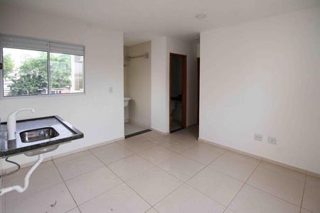 Sala e Cozinha de apartamento para alugar com 2 quartos, 36m² em Chácara Califórnia, São Paulo