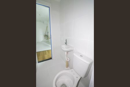 Banheiro de apartamento para alugar com 2 quartos, 31m² em Jardim Caravelas, São Paulo