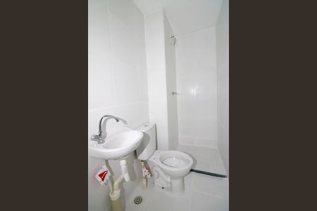 Banheiro de apartamento para alugar com 2 quartos, 31m² em Jardim Caravelas, São Paulo