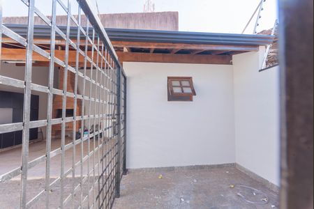 Casa para alugar com 200m², 3 quartos e 4 vagas Casa para alugar com 200m², 3 quartos e 4 vagasQuintal
