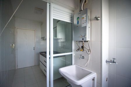 Apartamento para alugar com 68m², 2 quartos e 1 vagaÁrea de Serviço