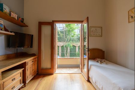 Casa de condomínio à venda com 416m², 4 quartos e 4 vagas Casa de condomínio à venda com 416m², 4 quartos e 4 vagasQuarto 4