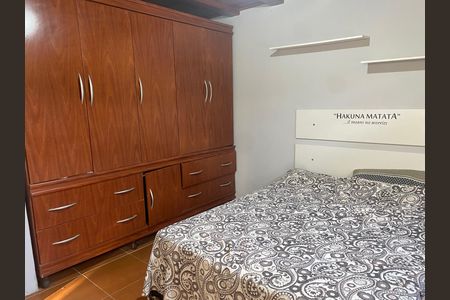 Casa de condomínio para alugar com 220m², 6 quartos e 3 vagas