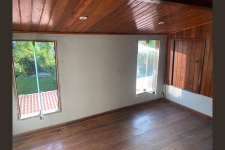 Casa de condomínio para alugar com 220m², 6 quartos e 3 vagas