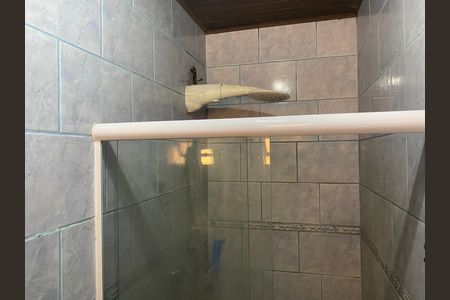 Casa de condomínio para alugar com 220m², 6 quartos e 3 vagas