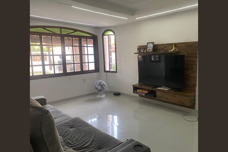 Casa de Condomínio para alugar com 6 quartos, 220m² em Vargem Pequena, Rio de Janeiro