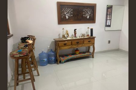 Casa de condomínio para alugar com 220m², 6 quartos e 3 vagas