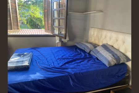 Casa de condomínio para alugar com 220m², 6 quartos e 3 vagas