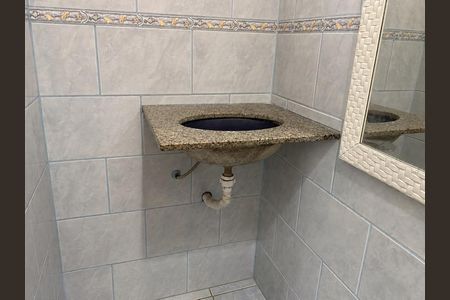 Casa de condomínio para alugar com 220m², 6 quartos e 3 vagas