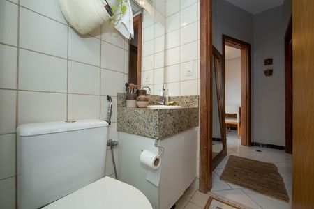 Apartamento à venda com 55m², 2 quartos e 1 vaga Apartamento à venda com 55m², 2 quartos e 1 vagaBANHEIRO