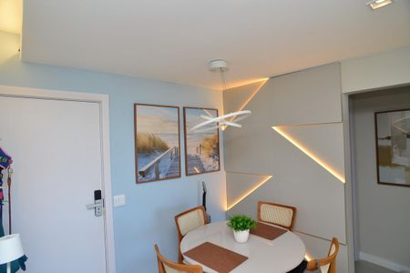 Sala de apartamento à venda com 2 quartos, 80m² em Barra da Tijuca, Rio de Janeiro