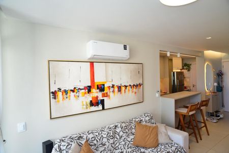 Sala de apartamento à venda com 2 quartos, 80m² em Barra da Tijuca, Rio de Janeiro