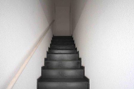 Casa de condomínio para alugar com 40m², 2 quartos e 1 vaga Casa de condomínio para alugar com 40m², 2 quartos e 1 vagaescada