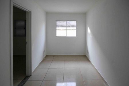 Sala de casa de condomínio para alugar com 2 quartos, 40m² em Cidade Líder, São Paulo