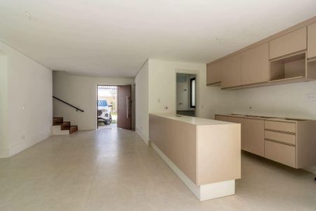 Casa à venda com 215m², 4 quartos e 3 vagas