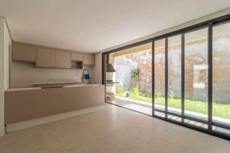 Casa à venda com 215m², 4 quartos e 3 vagas