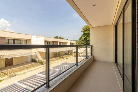 Casa à venda com 215m², 4 quartos e 3 vagas