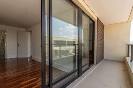 Casa à venda com 215m², 4 quartos e 3 vagas