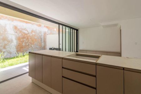 Casa à venda com 215m², 4 quartos e 3 vagas