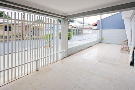 Casa para alugar com 200m², 3 quartos e 3 vagas Casa para alugar com 200m², 3 quartos e 3 vagasPortão Garagem